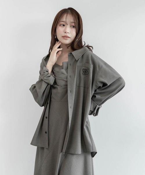 RANDA(ランダ)の「マルチWAY モノグラム刺繍オーバーサイズシャツ(シャツ/ブラウス・レディース・ブラック/ブラウン/ベージュ・FREE)」の2枚目の写真