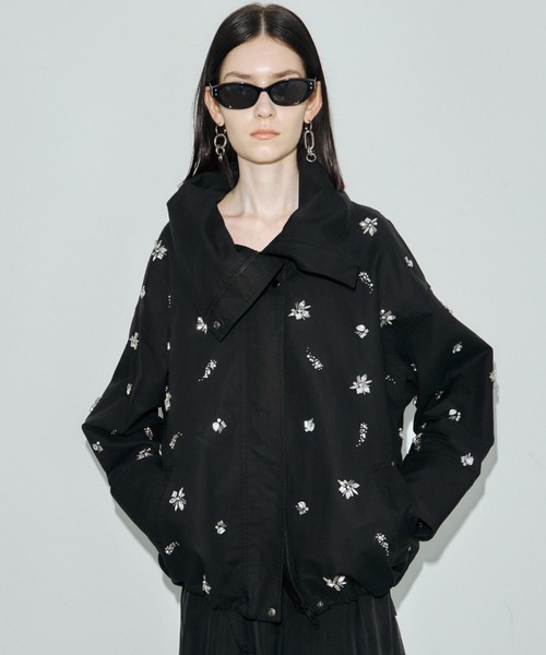 JOSE MOON(ジョゼムーン)の「COTTON 2WAY BLOUSON with BIJOU/コットン2WAYブルゾンwithビジュー(その他アウター・レディース・ベージュ/ブラック・36/38)」の6枚目の写真