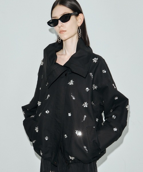 JOSE MOON(ジョゼムーン)の「COTTON 2WAY BLOUSON with BIJOU/コットン2WAYブルゾンwithビジュー(その他アウター・レディース・ベージュ/ブラック・36/38)」の7枚目の写真