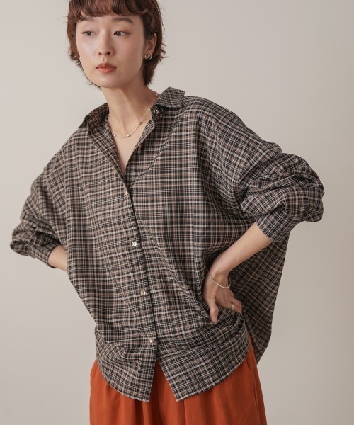 Bou Jeloud(ブージュルード)の「シアーチェックゴールドボタンシャツ(シャツ/ブラウス・レディース・ブラウン/ブラック/オフホワイト・FREE)」の3枚目の写真