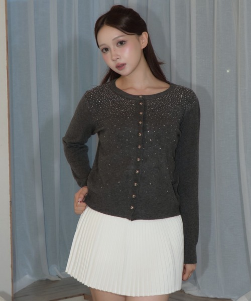 Noelie(ノエリー)の「グラデーションラインストーンニットカーディガン(カーディガン/ボレロ・レディース・ネイビー/アイボリー/グレー/ブラック・FREE)」の10枚目の写真