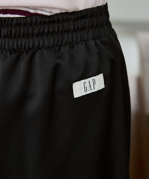 GAP(ギャップ)の「PUBLUX × GAP/ギャップ 別注 裾 レース サテン スカート 限定展開(スカート・レディース・ブラック/ブラウン・フリ-)」の21枚目の写真