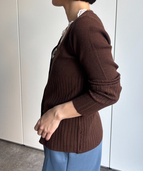 Jena espace merveilleux(ジェナ エスパスメルヴェイユ)の「【PalinkA/パリンカ】レースレイヤード風ニット(ニット/セーター・レディース・イエロー/ブラウン・FREE)」の4枚目の写真