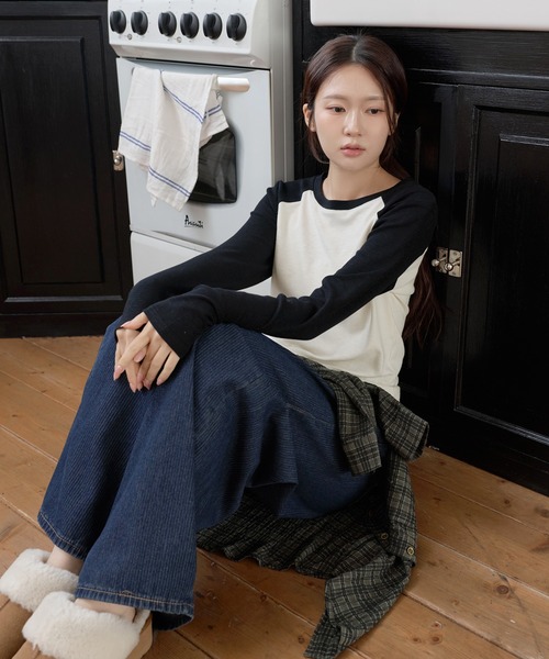 UNE MANSION（ユヌマンション）の「【2026AW新作アイテム】バイカラーベーシックシルエットTシャツカットソー（Tシャツ/カットソー・レディース・レッド/スカイブルー/ブラック・FREE）」の6枚目の写真