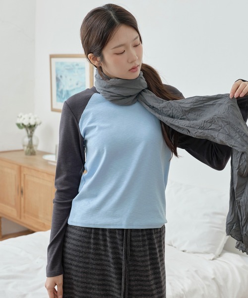 UNE MANSION（ユヌマンション）の「【2026AW新作アイテム】バイカラーベーシックシルエットTシャツカットソー（Tシャツ/カットソー・レディース・レッド/スカイブルー/ブラック・FREE）」の16枚目の写真