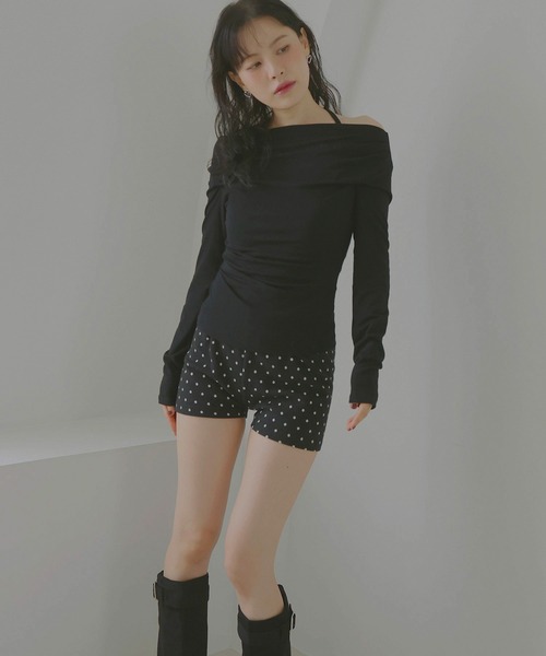 Mili affinity(ミリアフィニティー)の「レイヤードオフショルロングスリーブTシャツ(Tシャツ/カットソー・レディース・ブラック/ブラウン/オフホワイト・FREE)」の4枚目の写真