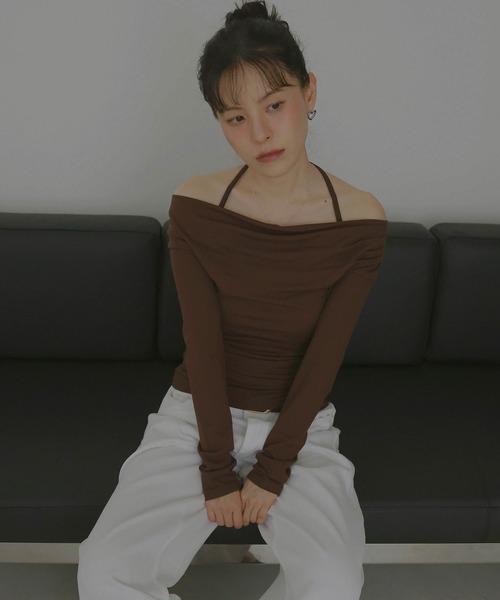 Mili affinity(ミリアフィニティー)の「レイヤードオフショルロングスリーブTシャツ(Tシャツ/カットソー・レディース・ブラック/ブラウン/オフホワイト・FREE)」の11枚目の写真