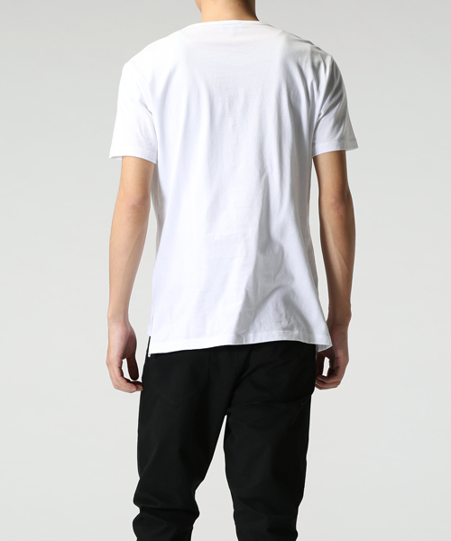 Vivienne Westwood MAN(ヴィヴィアンウエストウッドマン)の「‘PUNCHWOOD’ T-SHIRT【179016 5101】(Tシャツ/カットソー・メンズ・ブラック/ホワイト・50/44/48/46)」の4枚目の写真