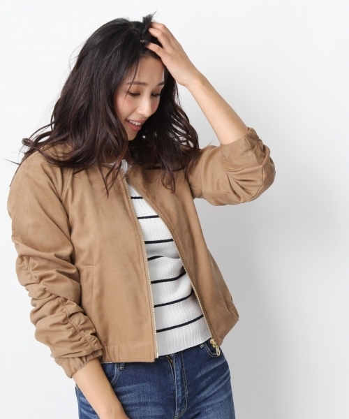 Andemiu（アンデミュウ）の「スウェードルックブルゾン748993（ブルゾン・レディース・アイボリー/キャメル・SMALL/MEDIUM）」の2枚目の写真