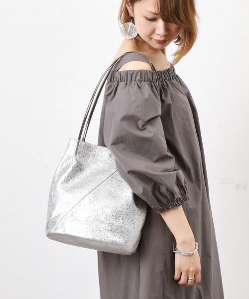 PAPILLONNER（パピヨネ）の「シープメタリックトート（ショルダーバッグ・レディース・シルバー/ブロンズ・FREE）」の7枚目の写真