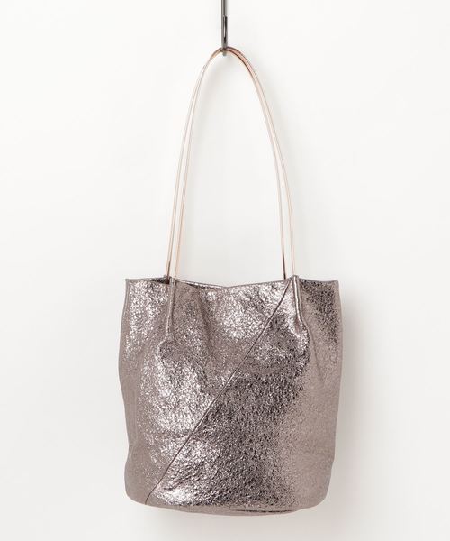 PAPILLONNER（パピヨネ）の「シープメタリックトート（ショルダーバッグ・レディース・シルバー/ブロンズ・FREE）」の6枚目の写真