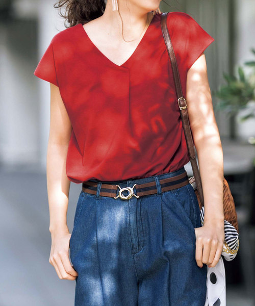 GeeRA（ジーラ）の「通勤にも使える！汗ジミ対策＆制菌加工ＶネックＴシャツ（Tシャツ/カットソー・レディース・ブラック/レッド/オフホワイト/カーキ/その他・LARGE/X-LARGE/XX-LARGE/MEDIUM/SMALL）」の4枚目の写真