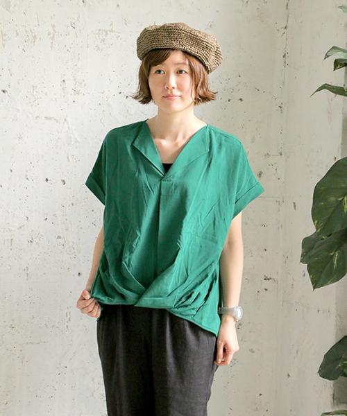 LBC（エルビーシー）の「サイロフィルオープンカラーブラウス（シャツ/ブラウス・レディース・ホワイト/グリーン/ネイビー・M/L）」の3枚目の写真