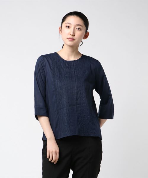 Petit Honfleur（プチオンフルール）の「スカラップ刺しゅうブラウス（シャツ/ブラウス・レディース・ホワイト/ネイビー/オレンジ・11号/9号/13号）」の16枚目の写真