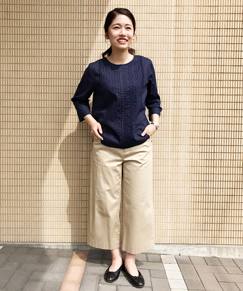 Petit Honfleur（プチオンフルール）の「スカラップ刺しゅうブラウス（シャツ/ブラウス・レディース・ホワイト/ネイビー/オレンジ・11号/9号/13号）」の11枚目の写真