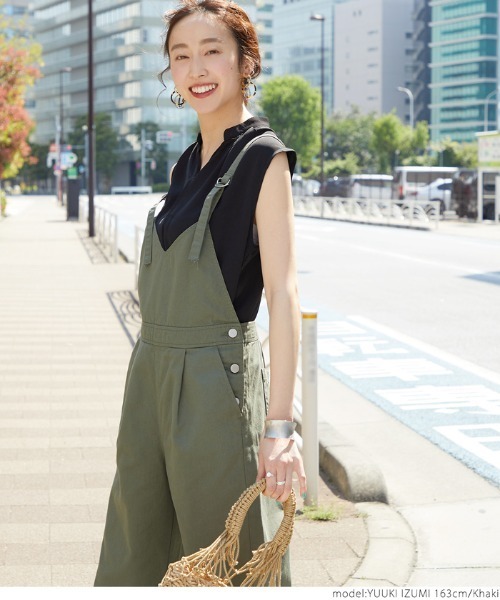 coca(coca)(コカ)の「バッククロスチノサロペット(サロペット/オーバーオール・レディース・ブラック/カーキ/アイボリー・ONE SIZE)」の19枚目の写真