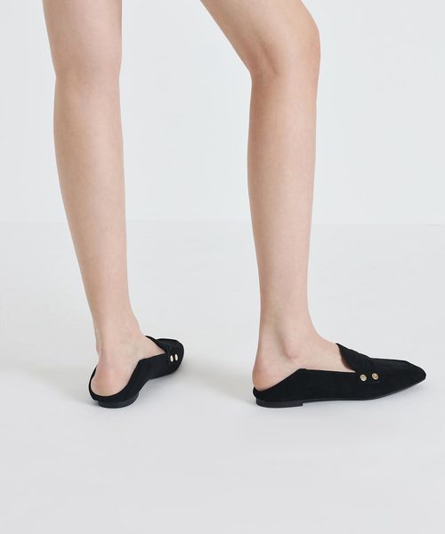 CHARLES & KEITH(チャールズ & キース)の「スタッズディテール ペニーローファー / Stud Detail Penny Loafers(ローファー・レディース・ブラック/ダークブルー・22.5cm/23cm/23.5cm/24.5cm)」の5枚目の写真
