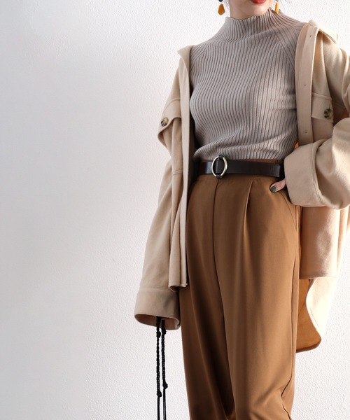 classicalelf(クラシカルエルフ)の「スタンダードワイド・ルーズテーパードタック入りレギュラーパンツ(フルレングス)(スラックス・レディース・ベージュ/ブラック/テラコッタ/ライトベージュ/グリーン/キャメル・SMALL/MEDIUM/LARGE/X-LARGE)」の6枚目の写真