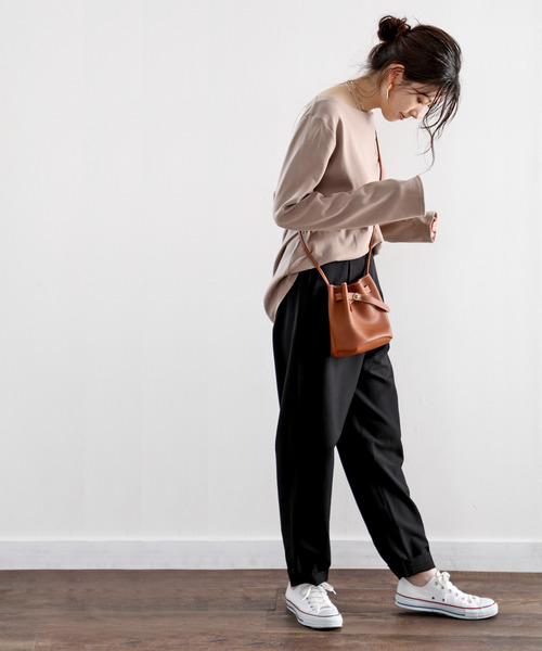 classicalelf(クラシカルエルフ)の「スタンダードワイド・ルーズテーパードタック入りレギュラーパンツ(フルレングス)(スラックス・レディース・ベージュ/ブラック/テラコッタ/ライトベージュ/グリーン/キャメル・SMALL/MEDIUM/LARGE/X-LARGE)」の21枚目の写真