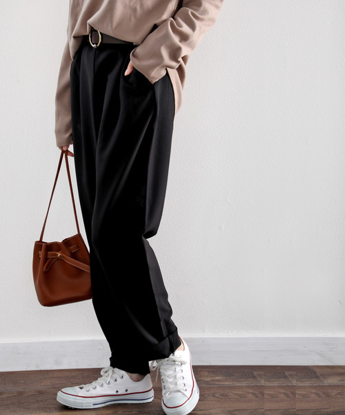 classicalelf(クラシカルエルフ)の「スタンダードワイド・ルーズテーパードタック入りレギュラーパンツ(フルレングス)(スラックス・レディース・ベージュ/ブラック/テラコッタ/ライトベージュ/グリーン/キャメル・SMALL/MEDIUM/LARGE/X-LARGE)」の22枚目の写真