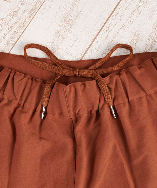 classicalelf(クラシカルエルフ)の「スタンダードワイド・ルーズテーパードタック入りレギュラーパンツ(フルレングス)(スラックス・レディース・ベージュ/ブラック/テラコッタ/ライトベージュ/グリーン/キャメル・SMALL/MEDIUM/LARGE/X-LARGE)」の13枚目の写真