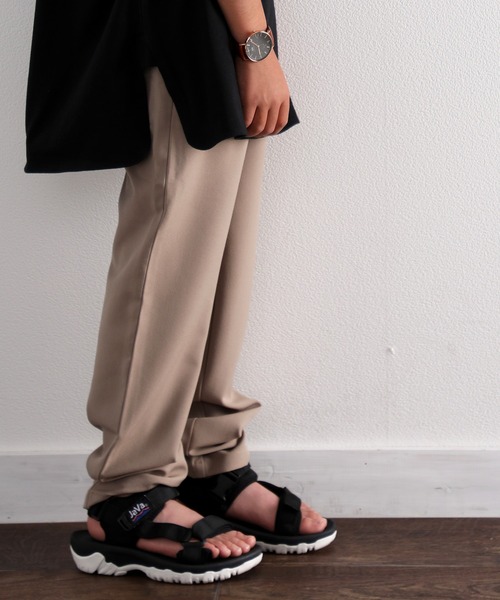 classicalelf(クラシカルエルフ)の「スタンダードワイド・ルーズテーパードタック入りレギュラーパンツ(フルレングス)(スラックス・レディース・ベージュ/ブラック/テラコッタ/ライトベージュ/グリーン/キャメル・SMALL/MEDIUM/LARGE/X-LARGE)」の9枚目の写真