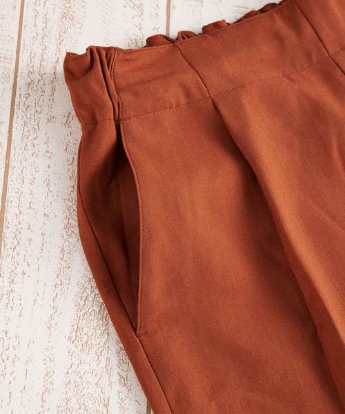 classicalelf(クラシカルエルフ)の「スタンダードワイド・ルーズテーパードタック入りレギュラーパンツ(フルレングス)(スラックス・レディース・ベージュ/ブラック/テラコッタ/ライトベージュ/グリーン/キャメル・SMALL/MEDIUM/LARGE/X-LARGE)」の14枚目の写真