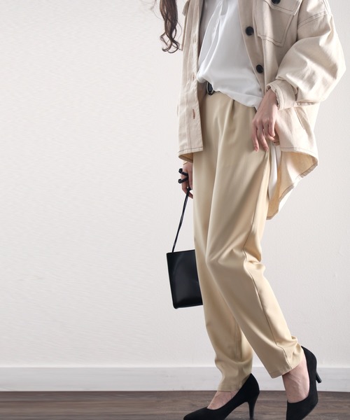 classicalelf(クラシカルエルフ)の「スタンダードワイド・ルーズテーパードタック入りレギュラーパンツ(フルレングス)(スラックス・レディース・ベージュ/ブラック/テラコッタ/ライトベージュ/グリーン/キャメル・SMALL/MEDIUM/LARGE/X-LARGE)」の16枚目の写真