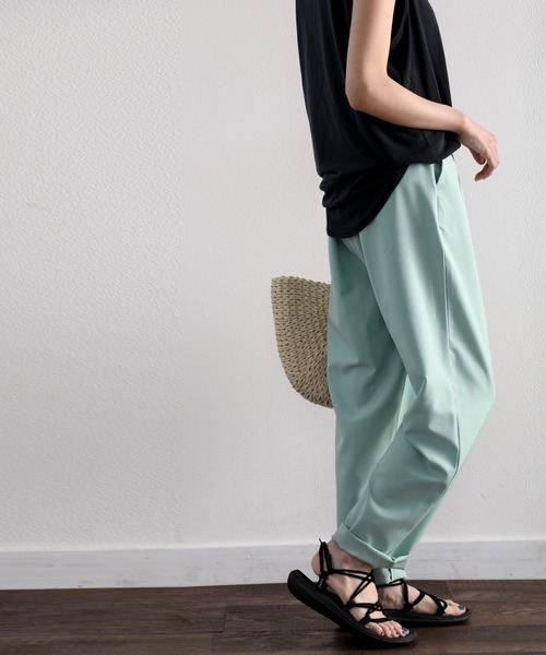 classicalelf(クラシカルエルフ)の「スタンダードワイド・ルーズテーパードタック入りレギュラーパンツ(フルレングス)(スラックス・レディース・ベージュ/ブラック/テラコッタ/ライトベージュ/グリーン/キャメル・SMALL/MEDIUM/LARGE/X-LARGE)」の19枚目の写真