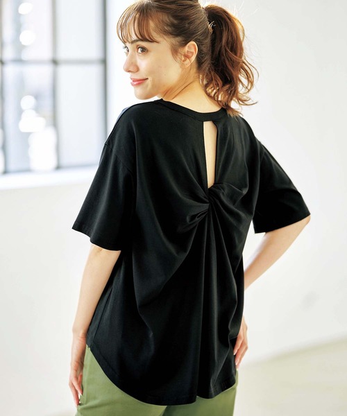 GeeRA（ジーラ）の「バックツイストTシャツ（Tシャツ/カットソー・レディース・ホワイト/カーキ/ブラック・LARGE/XX-LARGE/X-LARGE/SMALL/MEDIUM）」の2枚目の写真