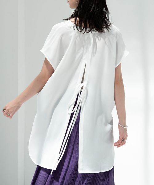 Aunt Marie's（アントマリーズ）の「AUNT MARIE'S ハーフスリーブバックスリットシャツ（シャツ/ブラウス・レディース・ライトパープル/ベージュ/ホワイト/ライトグリーン/ブラック・FREE）」の2枚目の写真