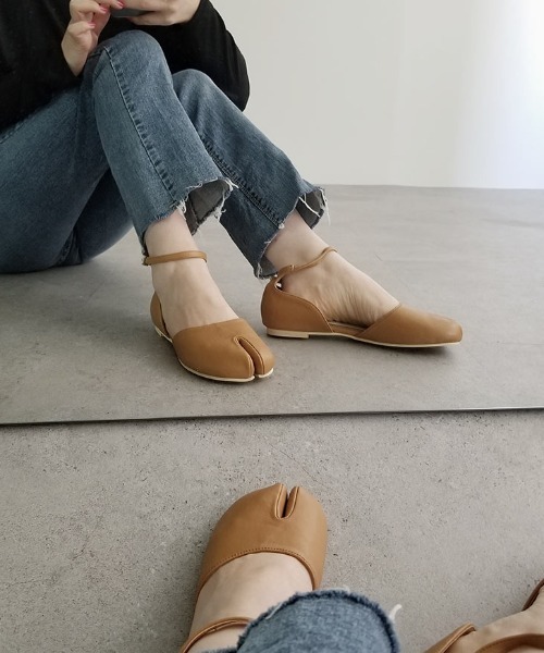 KOBE LETTUCE（コウベレタス）の「足袋サイドカットフラットパンプス（パンプス・レディース・ホワイト/ブラック/キャメル・LL/M/L/S）」の10枚目の写真