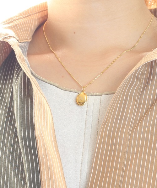 TONE SELECT GOODS（トーンセレクトグッズ）の「【vie】オーバルロケットネックレス（ネックレス・レディース・K/M/R/Y/その他11/その他10/その他9/B/J/Z/その他6/G/O/W/その他1/その他4/E/U/F/N/V/その他8/A/I/Q/その他5/H/P/X/その他7/その他2/C/S/その他3/D/L/T/その他12/その他13/その他14・FREE）」の14枚目の写真