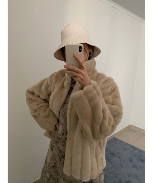 Jewelobe（ジュエローブ）の「エコファー針抜きストライプショートブルゾン（ブルゾン・レディース・ベージュ/ブルー/パープル/ピンク/アイボリー・FREE）」の6枚目の写真