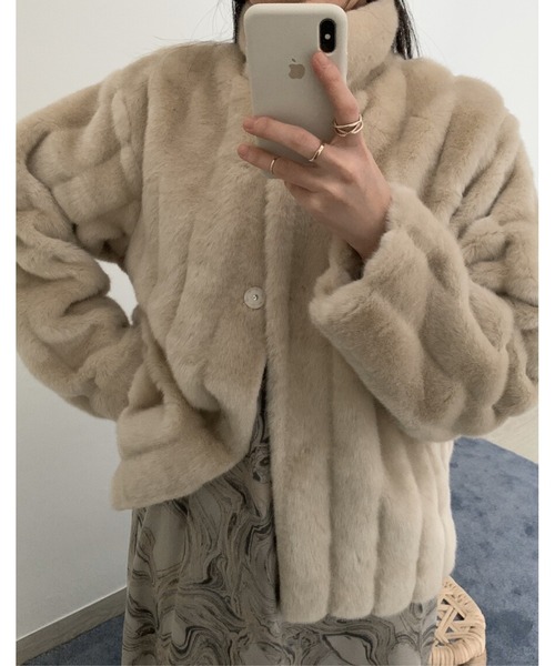 Jewelobe（ジュエローブ）の「エコファー針抜きストライプショートブルゾン（ブルゾン・レディース・ベージュ/ブルー/パープル/ピンク/アイボリー・FREE）」の7枚目の写真