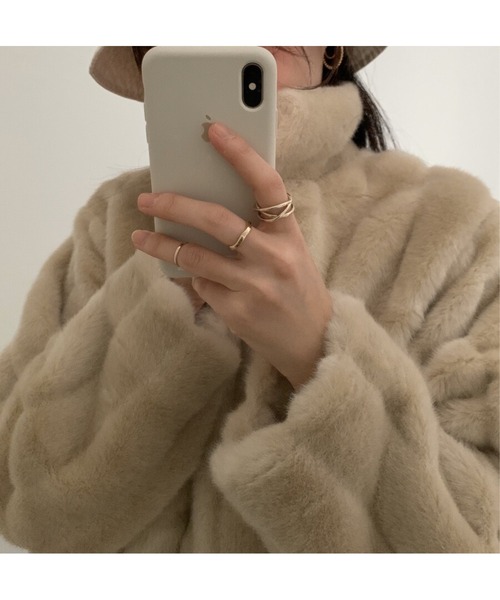 Jewelobe（ジュエローブ）の「エコファー針抜きストライプショートブルゾン（ブルゾン・レディース・ベージュ/ブルー/パープル/ピンク/アイボリー・FREE）」の11枚目の写真