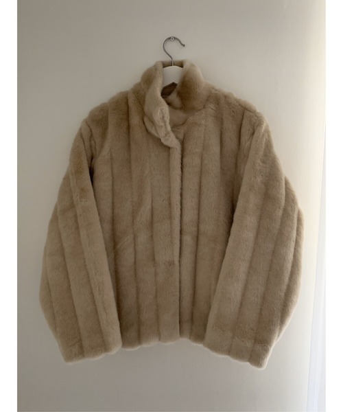 Jewelobe（ジュエローブ）の「エコファー針抜きストライプショートブルゾン（ブルゾン・レディース・ベージュ/ブルー/パープル/ピンク/アイボリー・FREE）」の10枚目の写真