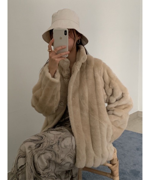 Jewelobe（ジュエローブ）の「エコファー針抜きストライプショートブルゾン（ブルゾン・レディース・ベージュ/ブルー/パープル/ピンク/アイボリー・FREE）」の15枚目の写真