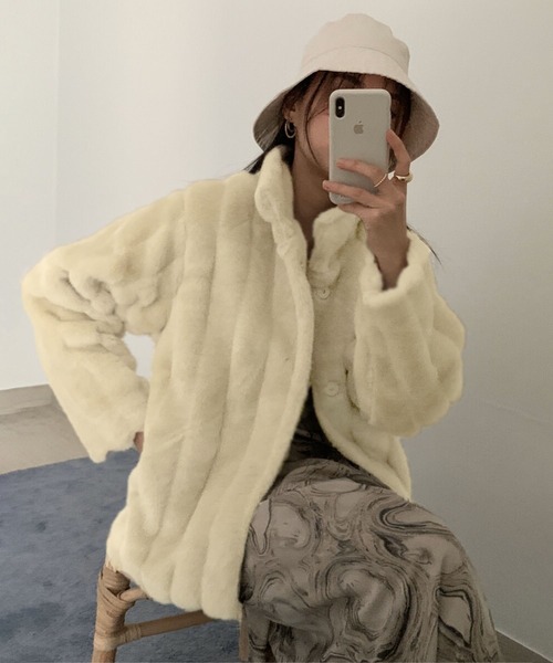 Jewelobe（ジュエローブ）の「エコファー針抜きストライプショートブルゾン（ブルゾン・レディース・ベージュ/ブルー/パープル/ピンク/アイボリー・FREE）」の19枚目の写真