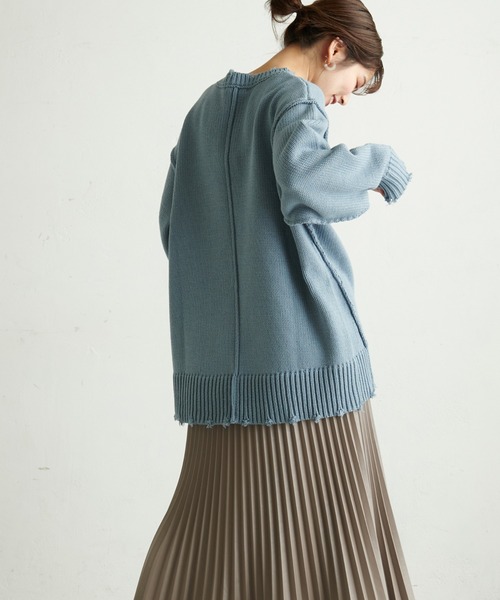 natural couture（ナチュラルクチュール）の「【WEB限定カラー有り】アウトシームダメージニット（ニット/セーター・レディース・ブラック/ベージュ/オレンジ/アイボリー/ブルー・FREE）」の4枚目の写真