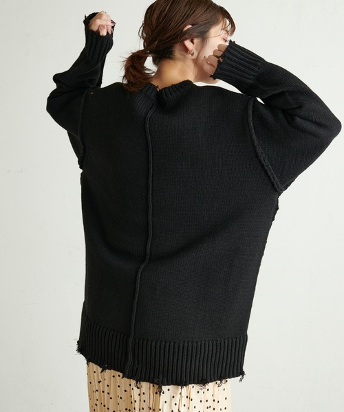 natural couture（ナチュラルクチュール）の「【WEB限定カラー有り】アウトシームダメージニット（ニット/セーター・レディース・ブラック/ベージュ/オレンジ/アイボリー/ブルー・FREE）」の3枚目の写真