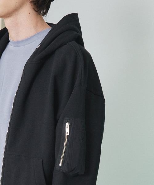 UNITED TOKYO（ユナイテッドトウキョウ）の「ドッキングジップアップパーカー（ブルゾン・メンズ・カーキ/ブラック・1/2）」の17枚目の写真