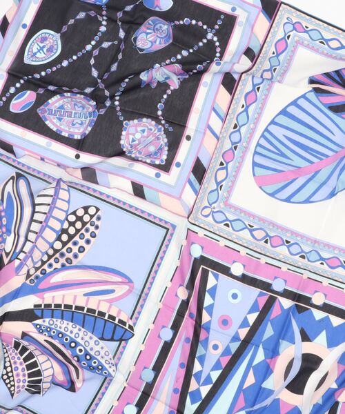 EMILIO PUCCI（エミリオプッチ）の「SHAWL - MIX 135X135（ストール/ショール・レディース・ベージュ系/ブルー系・135cm）」の5枚目の写真