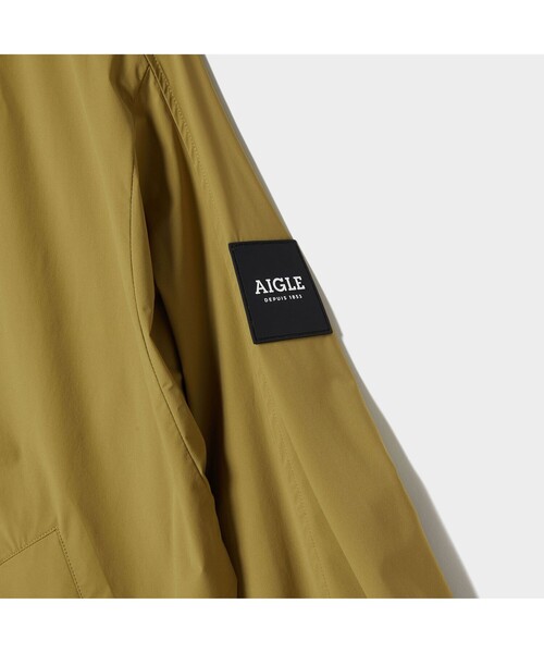 AIGLE（エーグル）の「撥水 ノーカラー ブルゾン（ノーカラージャケット・レディース・ブラック/モスグリーン・40/38/36）」の9枚目の写真