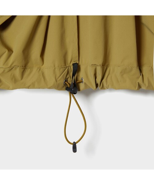 AIGLE（エーグル）の「撥水 ノーカラー ブルゾン（ノーカラージャケット・レディース・ブラック/モスグリーン・40/38/36）」の11枚目の写真