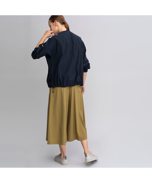 AIGLE（エーグル）の「撥水 ノーカラー ブルゾン（ノーカラージャケット・レディース・ブラック/モスグリーン・40/38/36）」の12枚目の写真