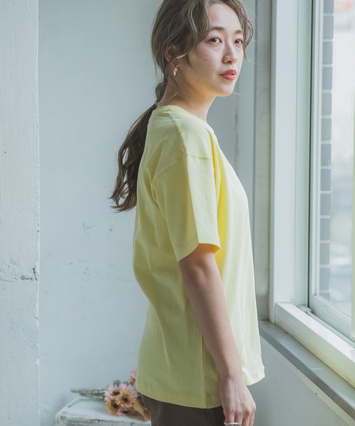 ITEMS URBANRESEARCH(アイテムズ アーバンリサーチ)の「ルーズ半袖Tシャツ(Tシャツ/カットソー・レディース・オフホワイト/イエロー/スミクロ/モカ・FREE)」の18枚目の写真