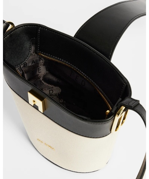 Ted Baker（テッドベーカー）の「KAYLLEA キャンバス バケットバッグ（ショルダーバッグ）」 WEAR