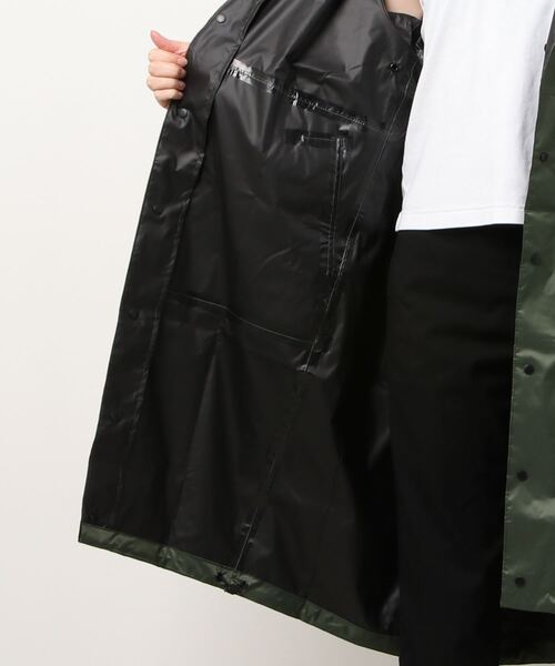 KiU（キウ）の「【KiU×collex】 ハイウォータープルーフモッズ レインコート 収納袋付き（レインコート/ポンチョ・レディース・カーキ・フリー）」の3枚目の写真