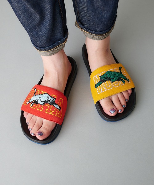 ear PAPILLONNER(イアパピヨネ)の「【PUMA(プーマ)】 リードキャットFTR BB サイニングデイ(サンダル・レディース・ブラック・22cm/23cm/24cm/25cm)」の2枚目の写真